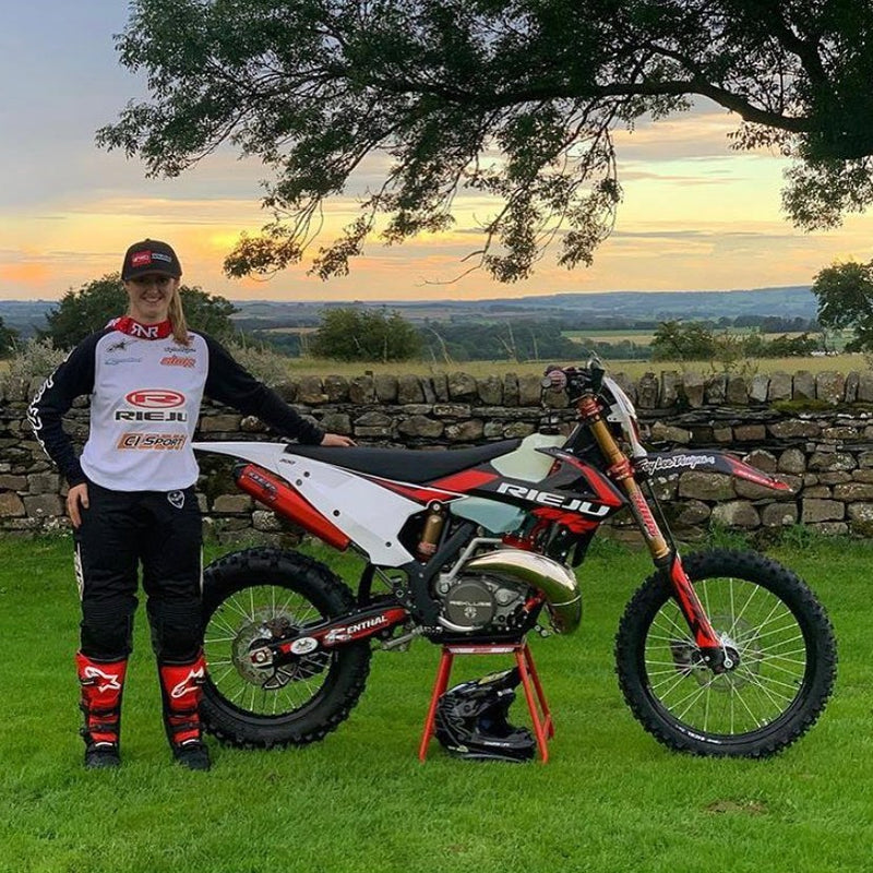 Nieve Holmes Enduro