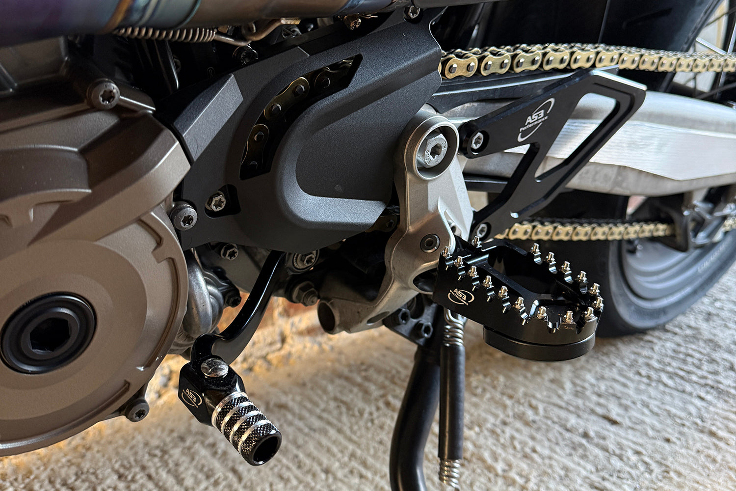 HUSQVARNA 701 ENDURO 701 SUPERMOTO 2020-2024 AS3 GEAR LEVER & REAR BRA