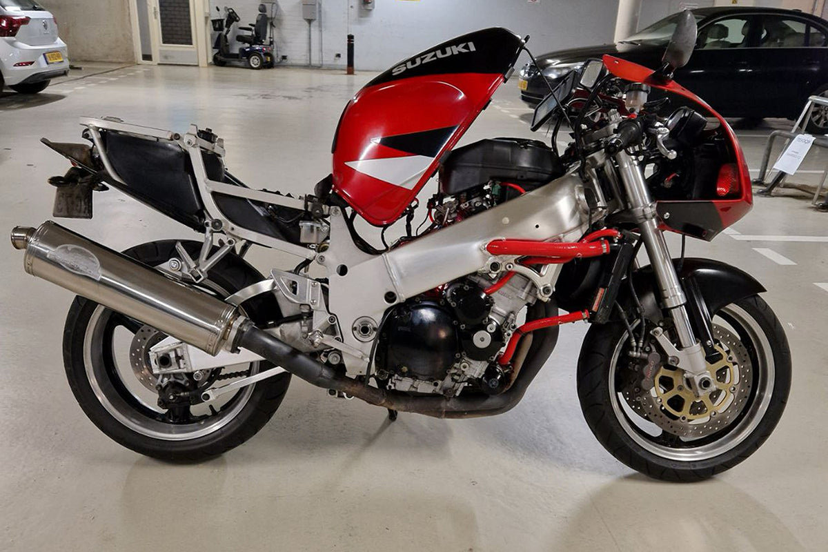 Vase D'expansion Pour Suzuki GSXR 600 SRAD 1997 - Pièce Occasion, état Opérationnel