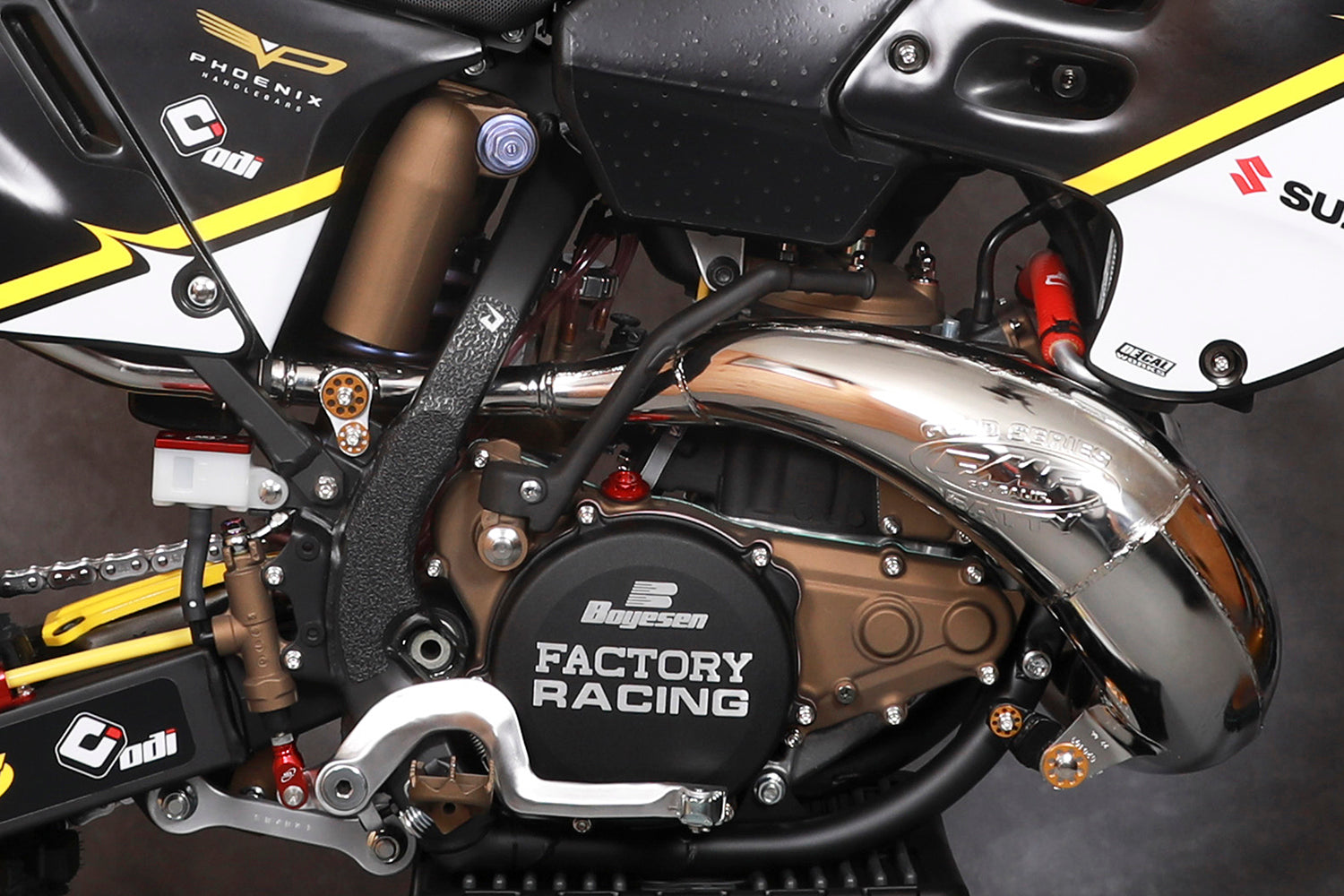 Suzuki_RM_250_2003_Engine.jpg?