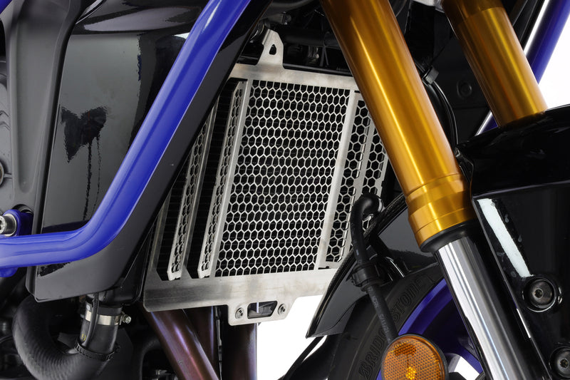 Radiatorgrille Bescherming Voor Tracer 9/900 GT (2021-2025) – Zwart Aluminium, Met Logo