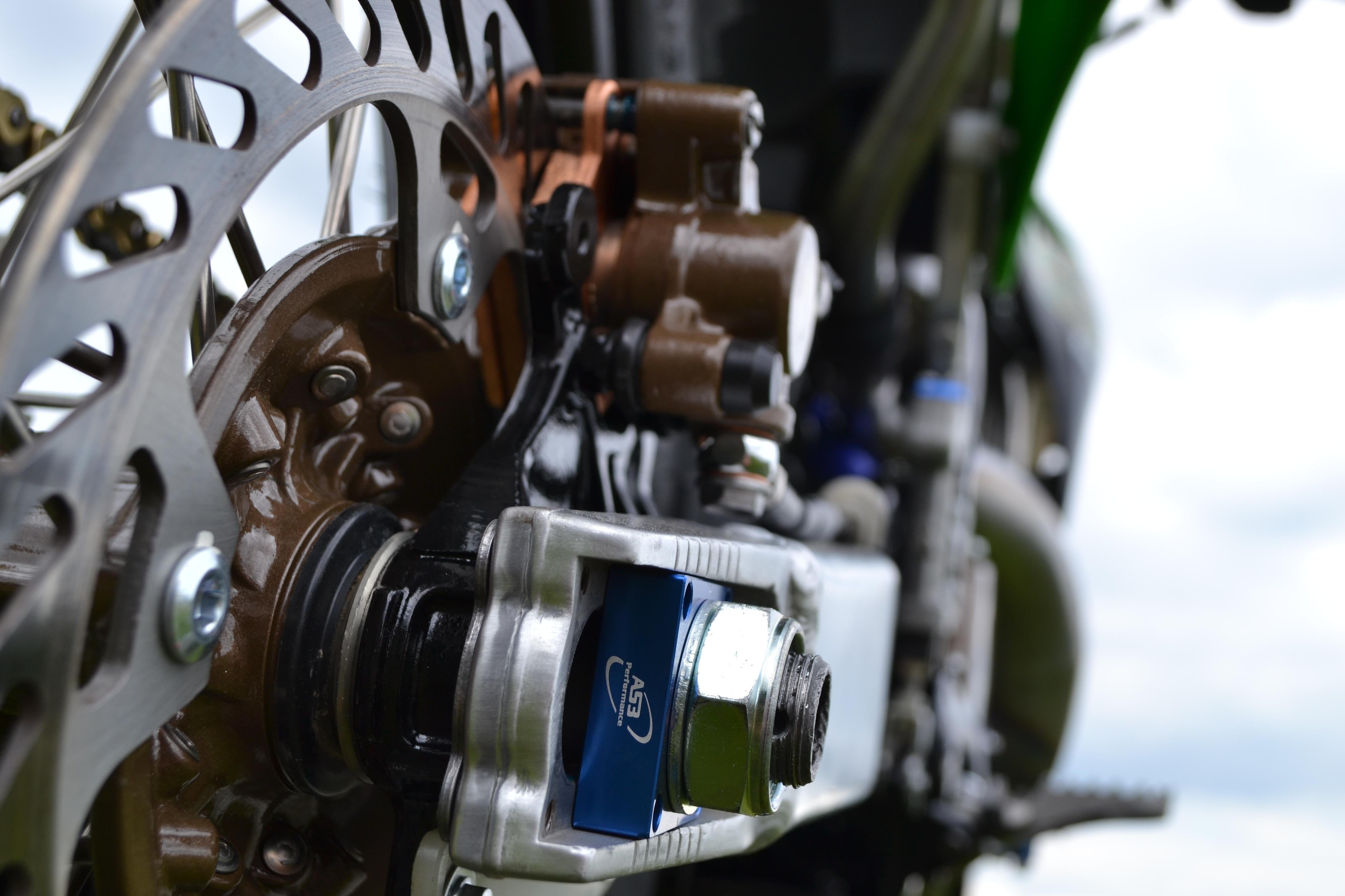 KawasakiKX250RearAxleBlocks.